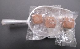 DD10 - INDIVIDUAL WRAPPED MILK CHOCOLATE FRENCH MINTS