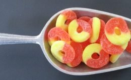 4225 - GUMMI PEACHES